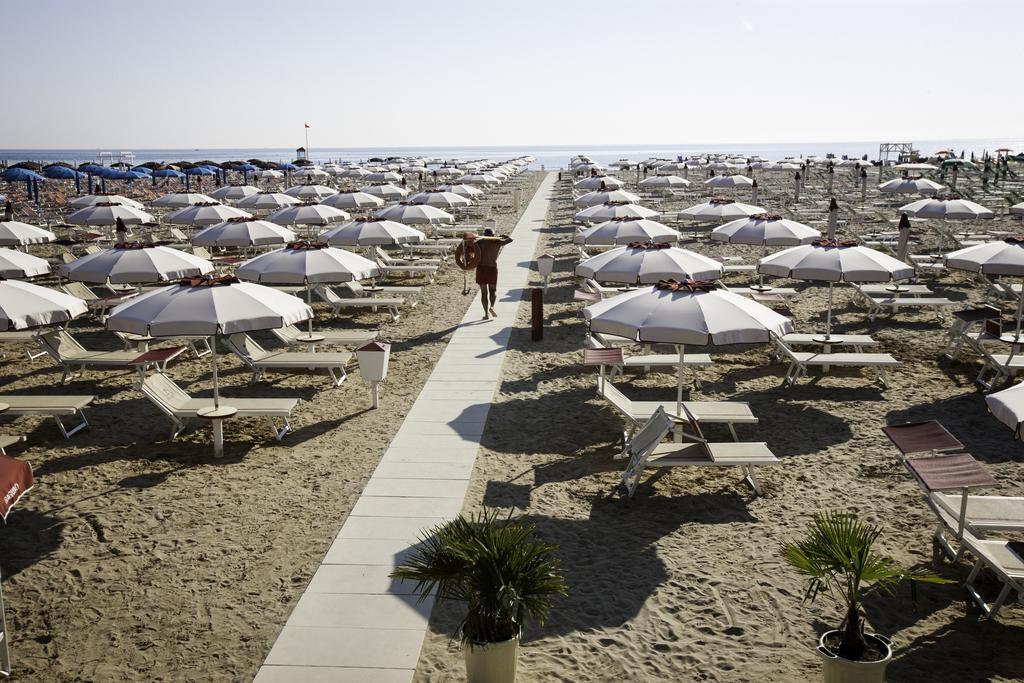 Residence Fellini Rimini Exterior photo
