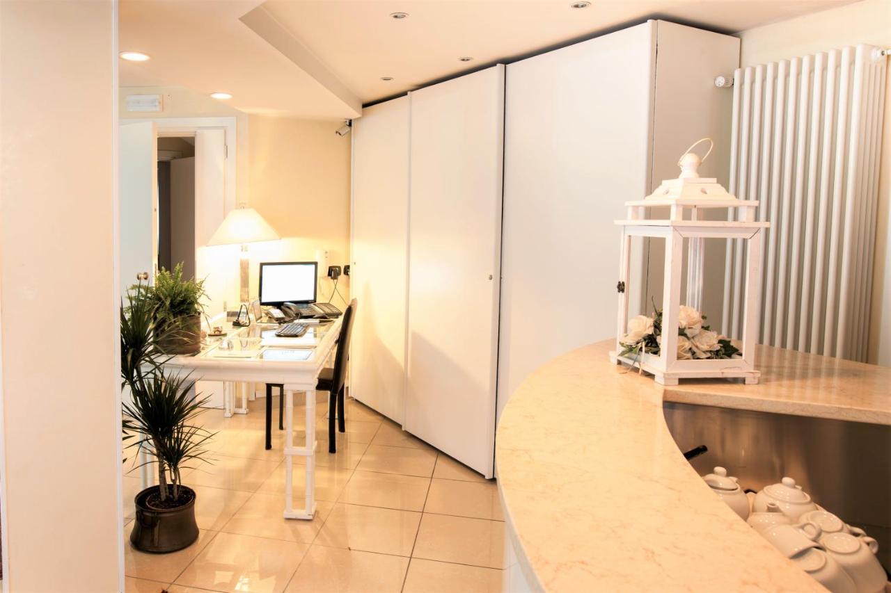 Residence Fellini Rimini Exterior photo